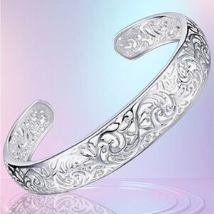 Elegant Silver Floral Cuff Bracelet